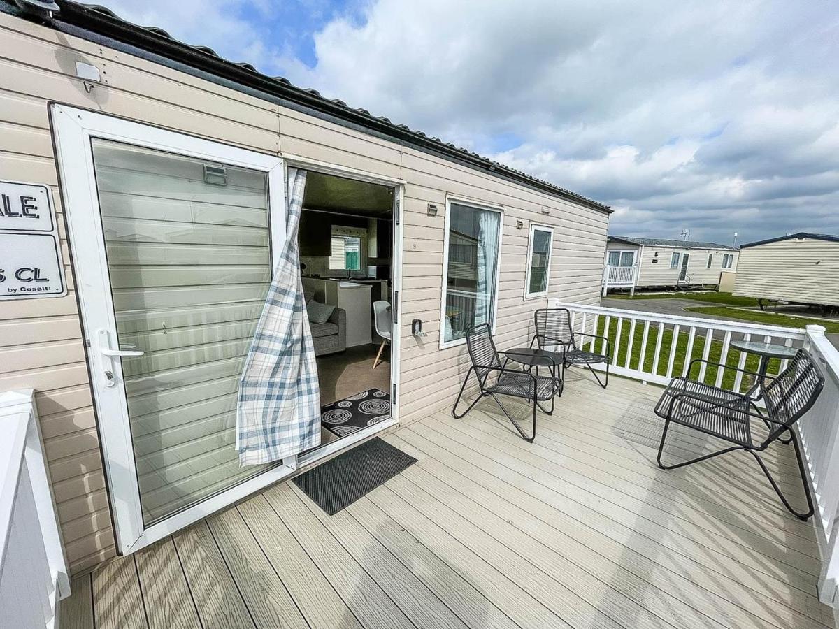 ホテル Caravan With Decking At Martello Beach Nearby Clacton-On-Sea Ref 29017Kv エクステリア 写真