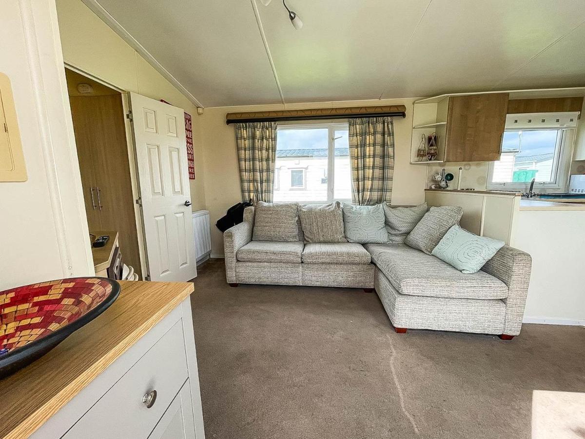 ホテル Caravan With Decking At Martello Beach Nearby Clacton-On-Sea Ref 29017Kv エクステリア 写真